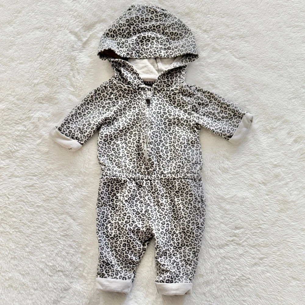 Carter’s Hooded Leopard Zip-Up Jumpsuit Gray Size 3 Months